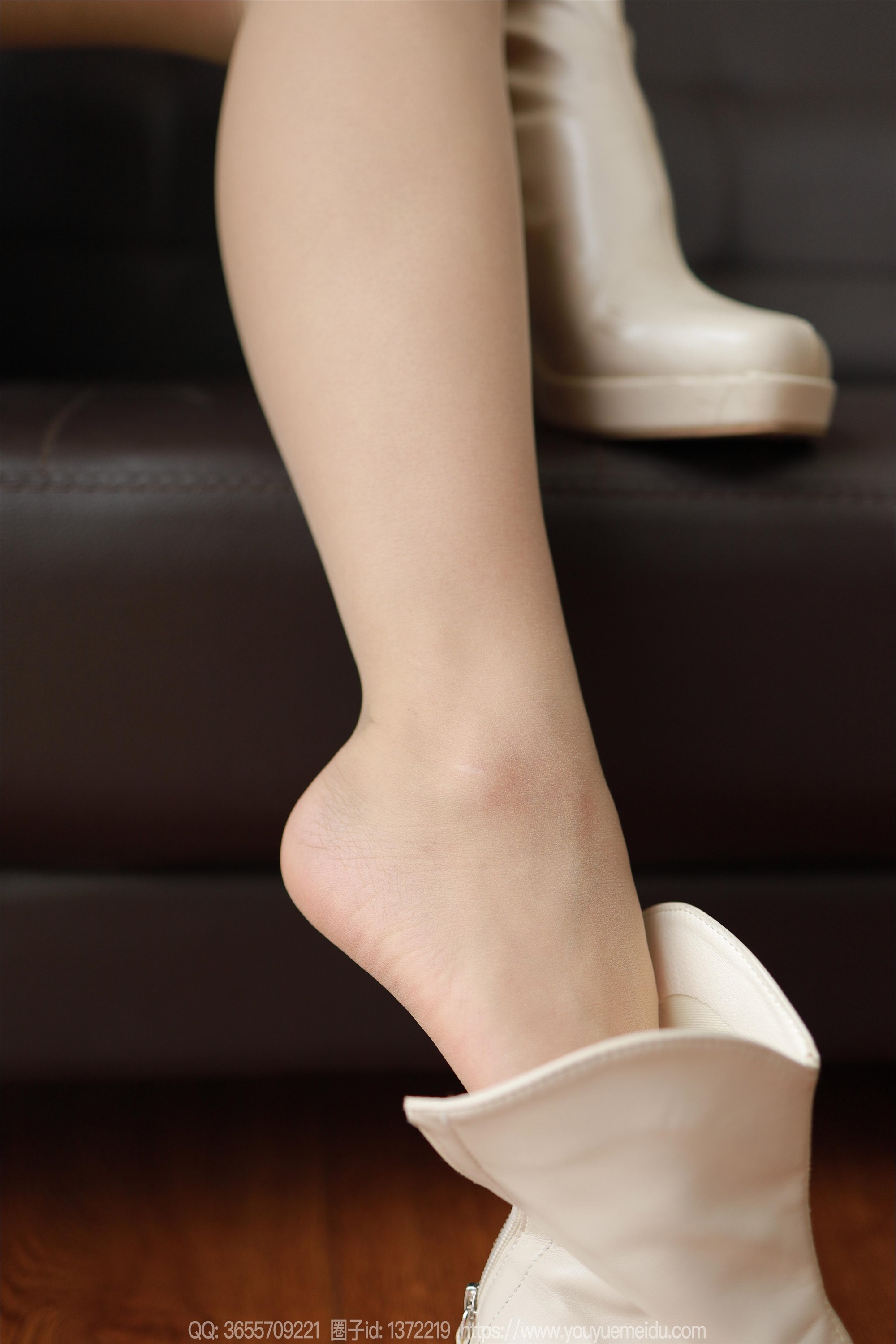 IESS异思趣向  2025.01.05 丝享家 1942 兔兔《白色靴子（上）》